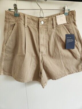 NWT Universal Thread High Rise Pleated Shorts Beige Size 8